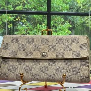 Louis Vuitton Azure Sarah Wallet authentic